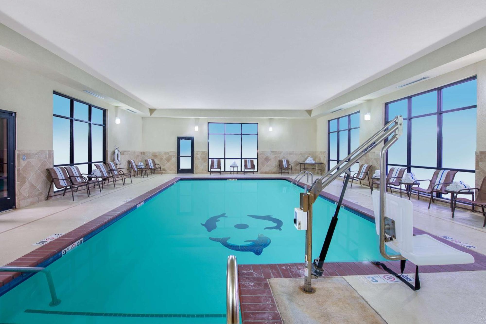 Hotel Hampton & - South