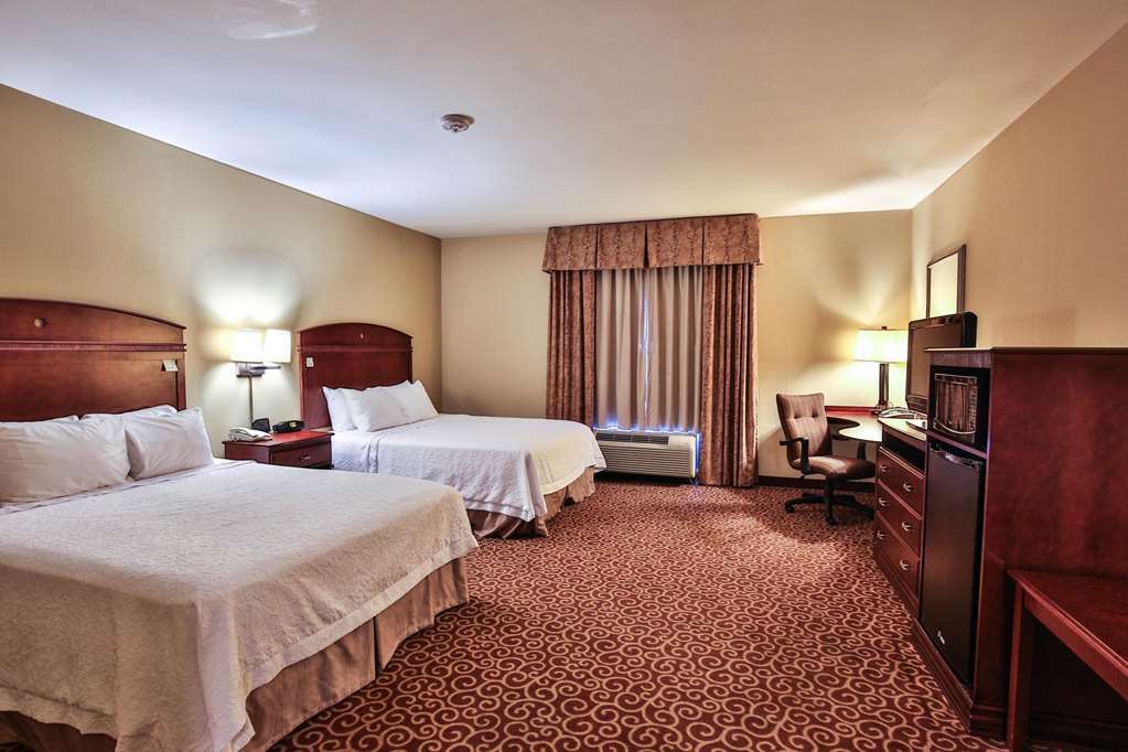 Hotel Hampton & - South